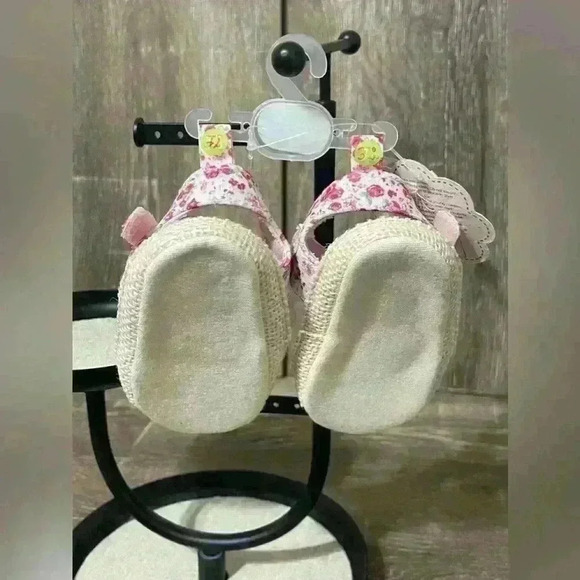 NWT First Steps Size 3 Baby Girl Sandals - Picture 2 of 3